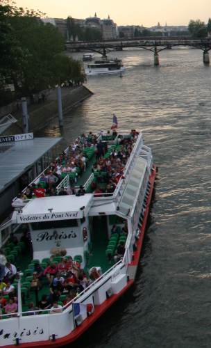 Vedettes del Pont-Neuf cena romantica en barco por París 