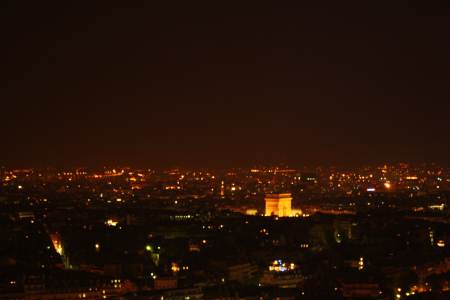 Arco del triunfo nocturno desde la torre eifeel 